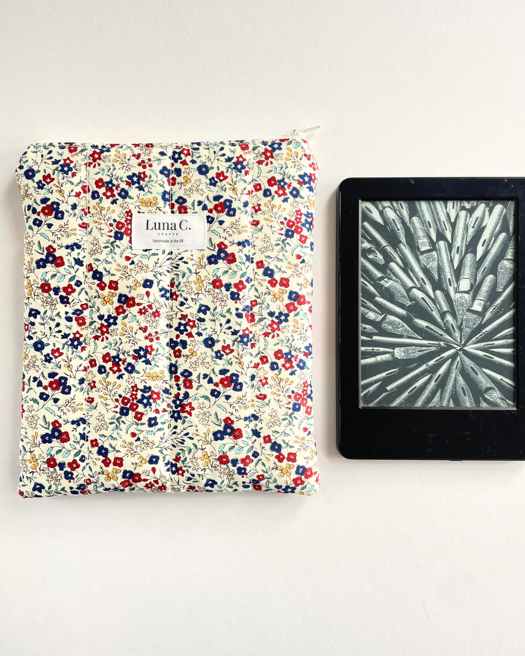 Multicolour Ditsy Floral Zippered Kindle Sleeve