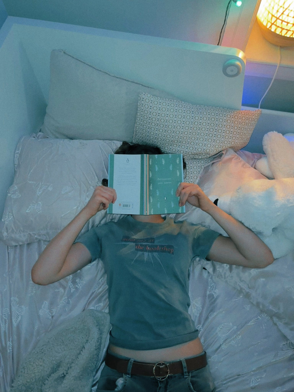 meet me at the bookshop tee 2